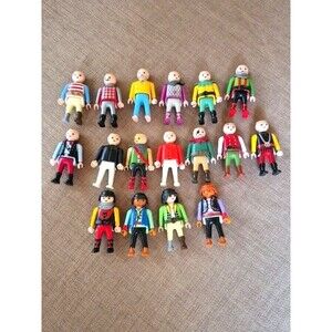 LOT OF 17 PLAYMOBILE People  Pirates Soldiers